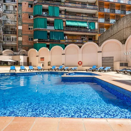 Bella - Modern With Parking & Pool